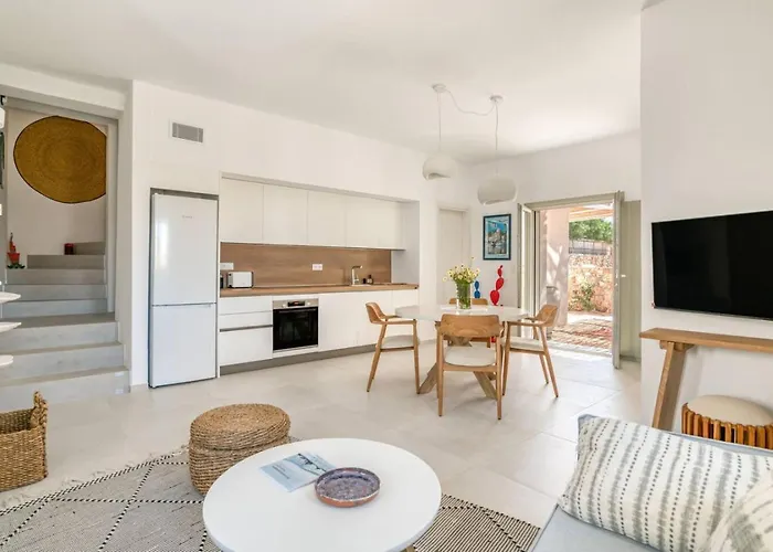 Alma - Center * Alikí